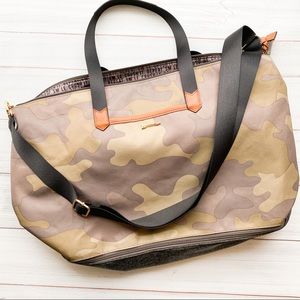 Stella and Dot weekender Crush It bag